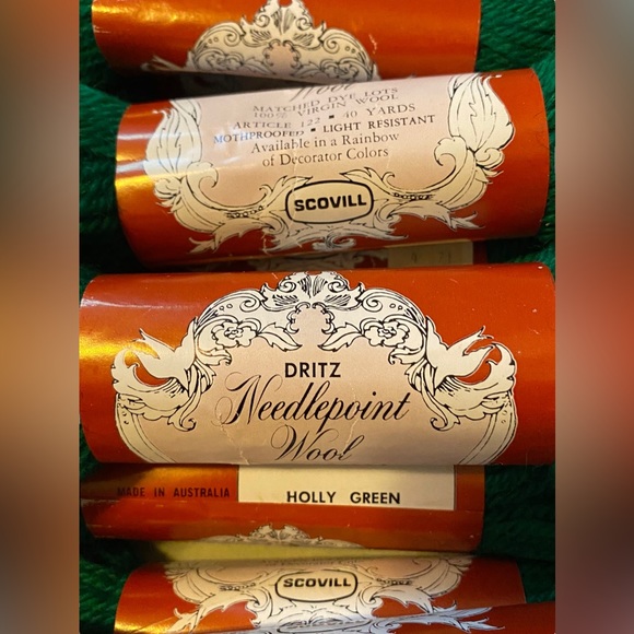 Holly Green VTG NOS Scovill Dritz Luxury 100% Virgin Wool Needlepoint 40 yds - Picture 2 of 5